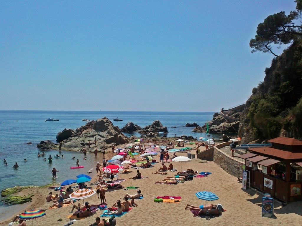 Apartaments Playas Lloret -Famous Family Resort Fenals Beach Льорет-де-Мар Екстер'єр фото