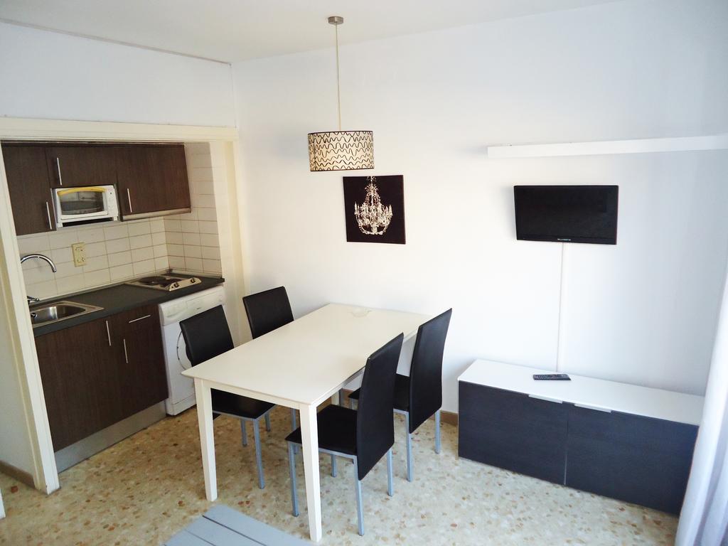 Apartaments Playas Lloret -Famous Family Resort Fenals Beach Льорет-де-Мар Екстер'єр фото